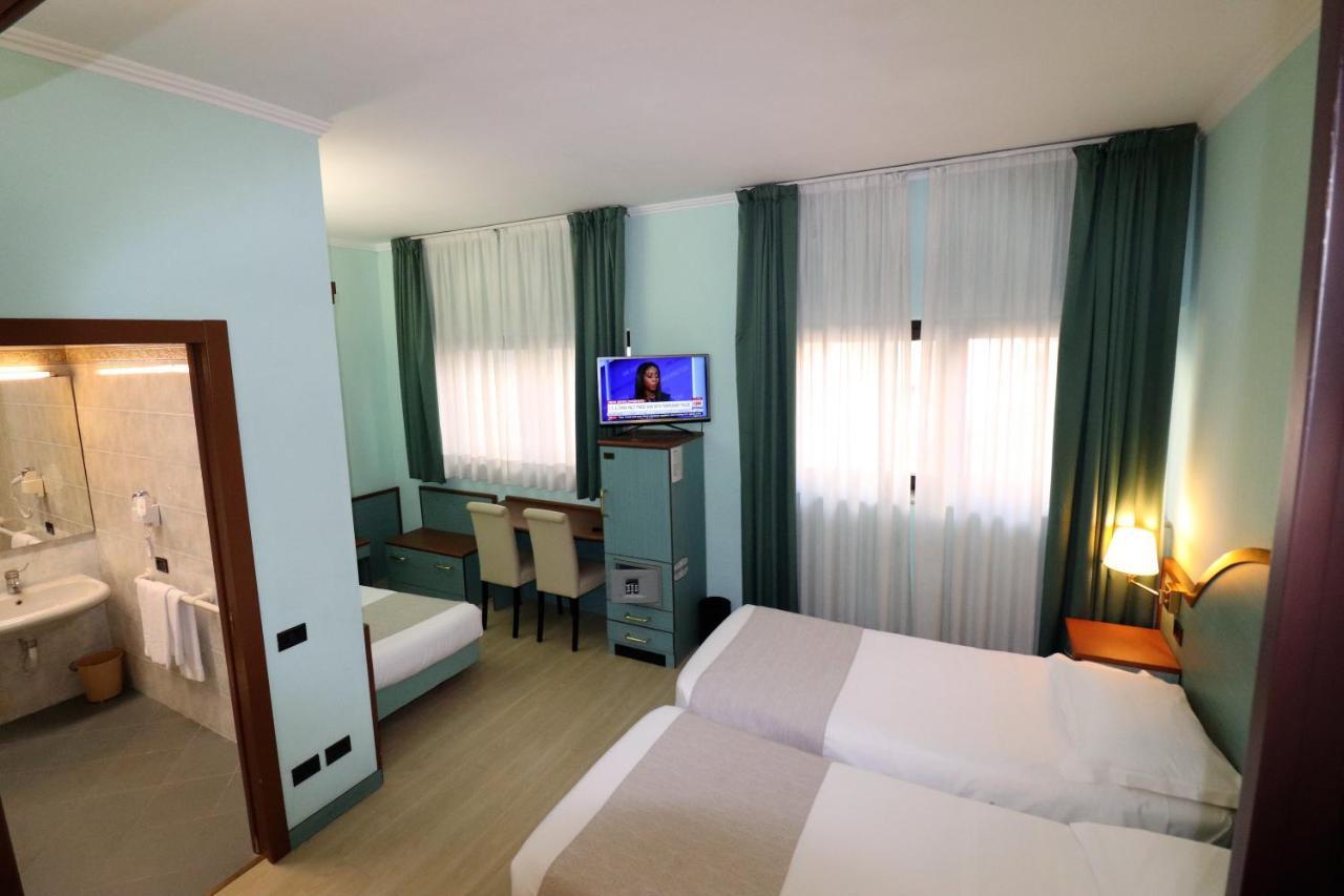 Hotel Domenichino Милано Екстериор снимка